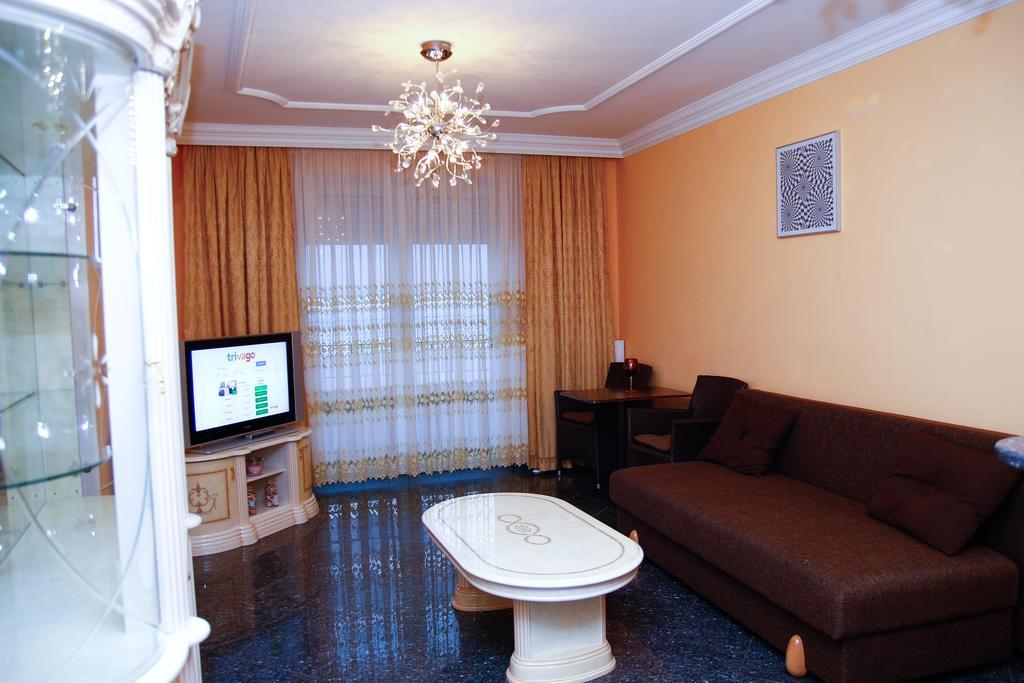 Club 218 Wellness Petra Apartman Siófok Eksteriør bilde