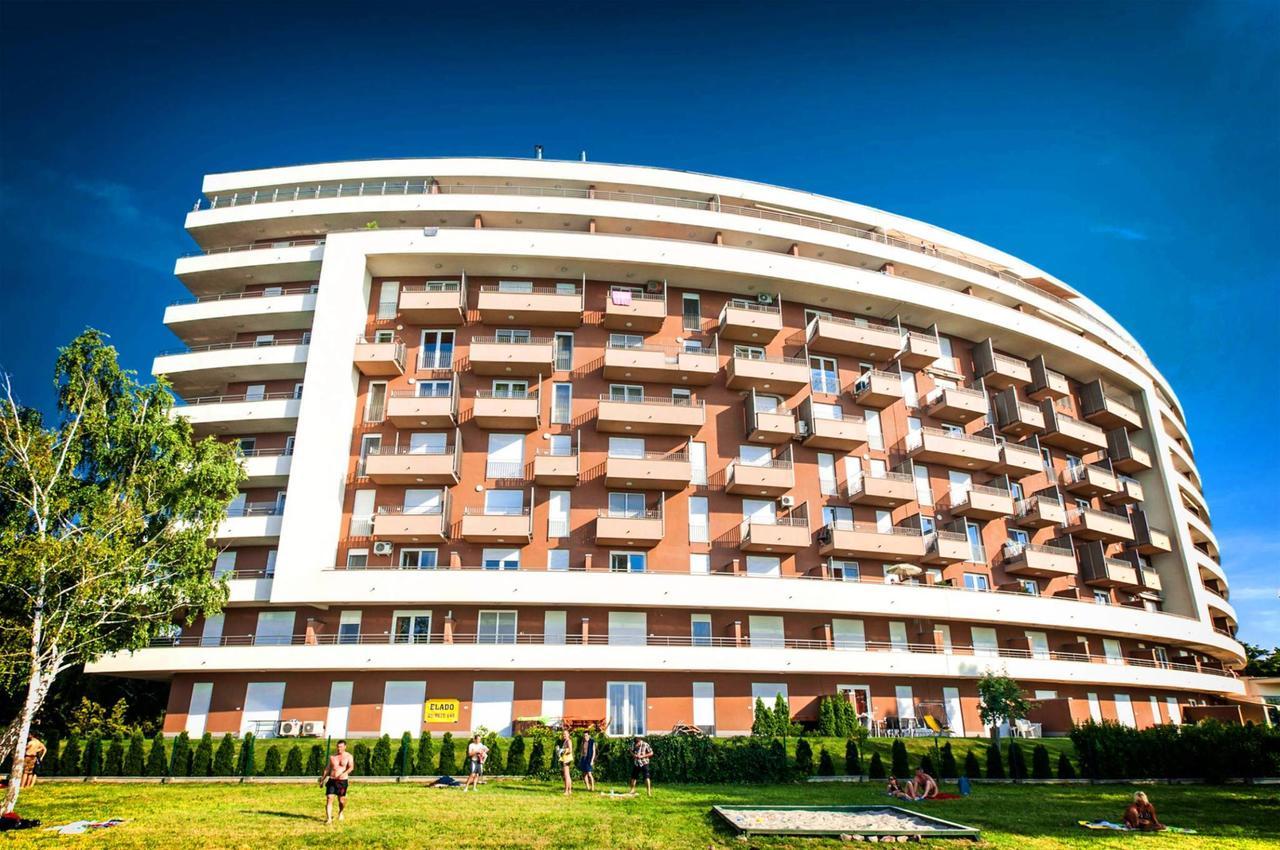 Club 218 Wellness Petra Apartman Siófok Eksteriør bilde