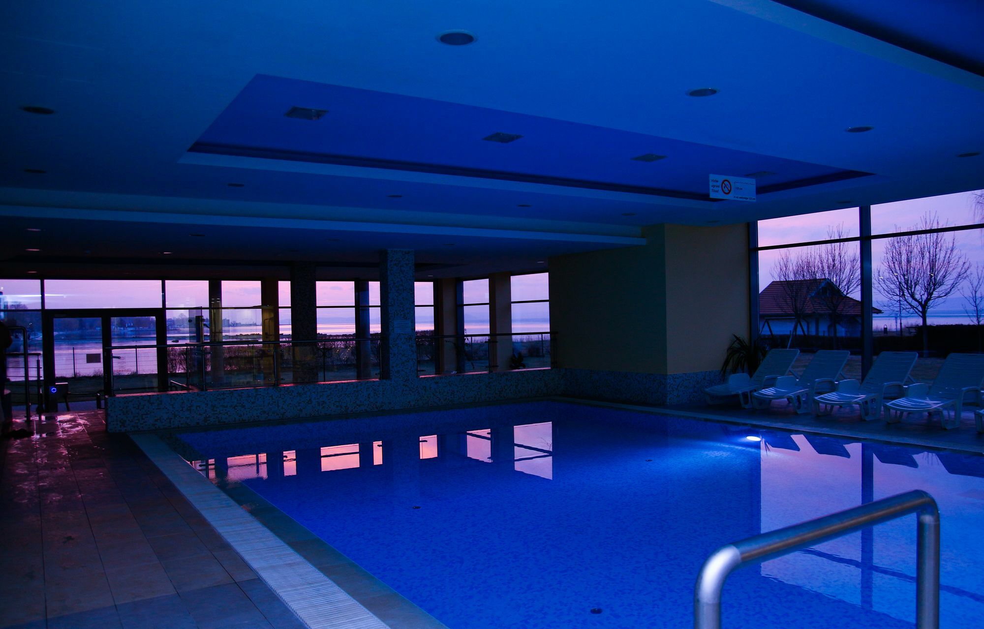 Club 218 Wellness Petra Apartman Siófok Eksteriør bilde