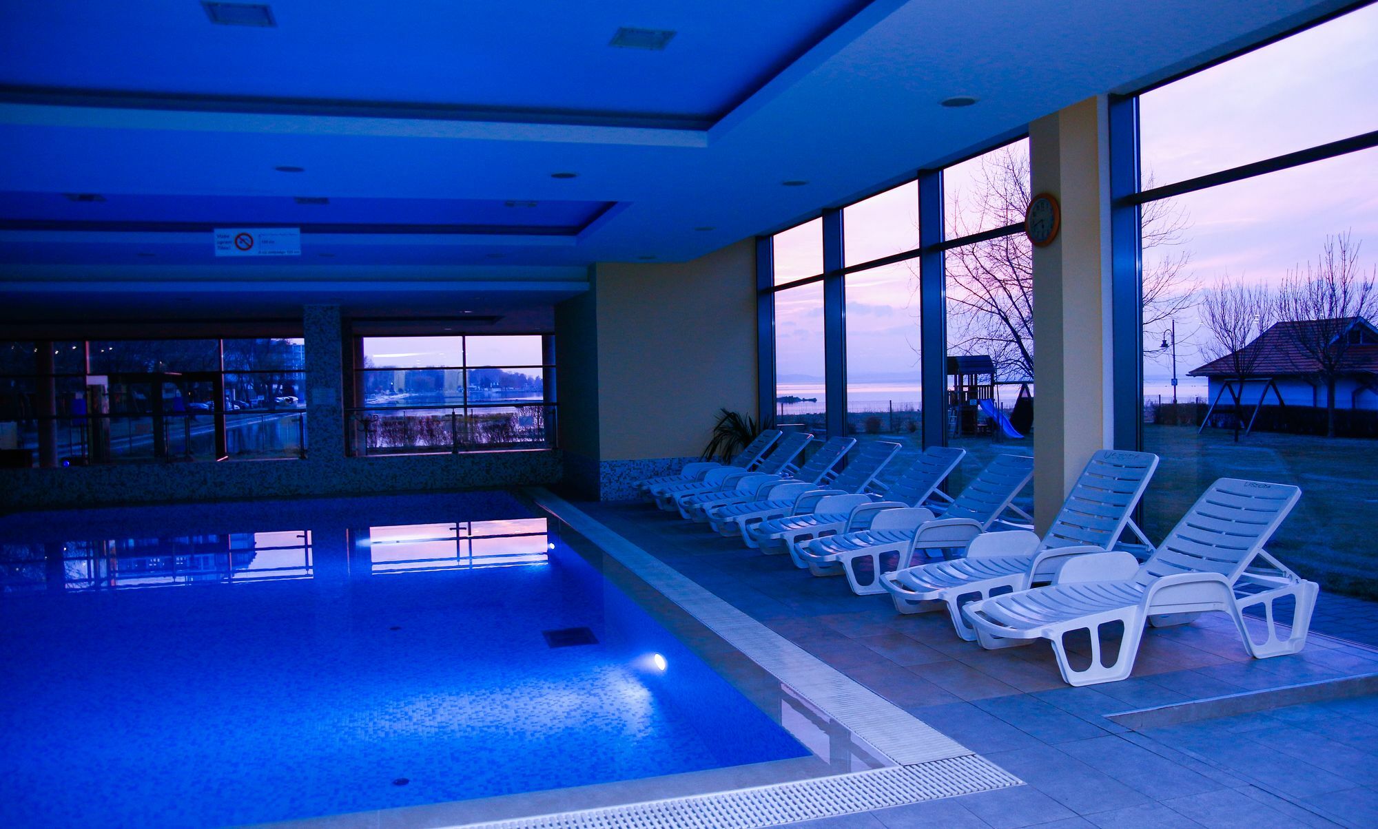 Club 218 Wellness Petra Apartman Siófok Eksteriør bilde